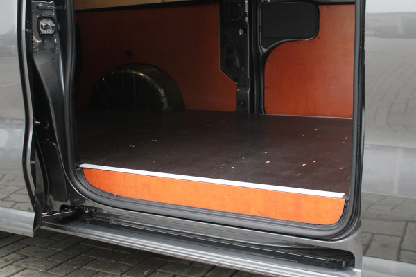 Ford Transit Custom 320 2.0 TDCI L2H1 Trend AWD 170pk - 2x Schuif - ACC - Stoel/Stuurverwarming - Trekhaak - Hout inbouw - Impriaal - Rijklaar