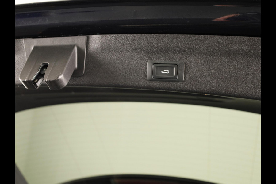 Audi A6 Avant 40 TFSI S edition Competition 204pk | Panoramadak | B&O | Ambient lighting | Matrix LED | Parkeercamera | Verlengde garantie