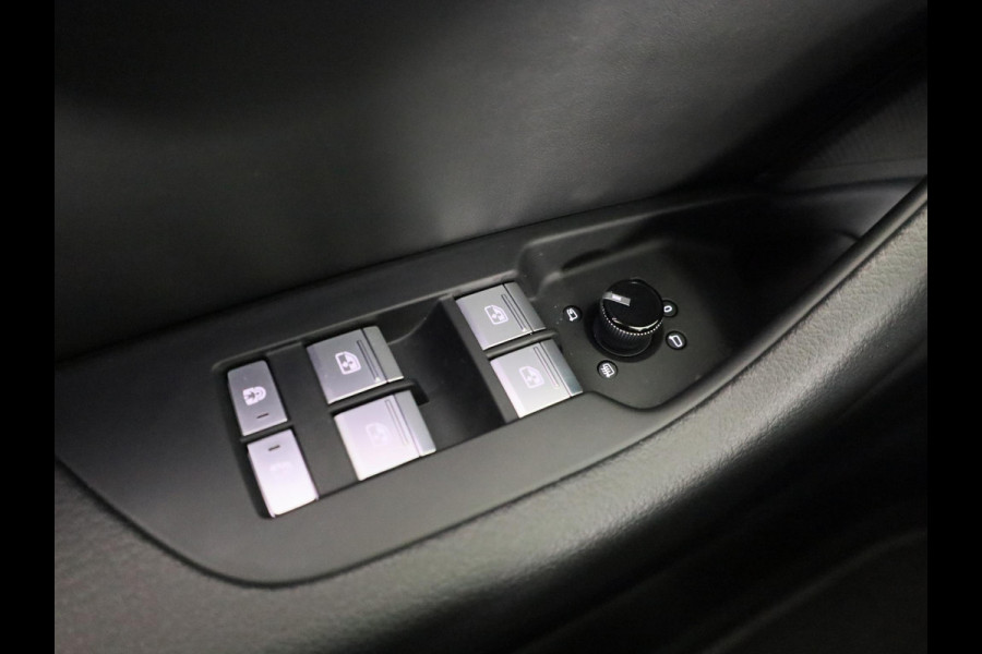 Audi A6 Avant 40 TFSI S edition Competition 204pk | Panoramadak | B&O | Ambient lighting | Matrix LED | Parkeercamera | Verlengde garantie