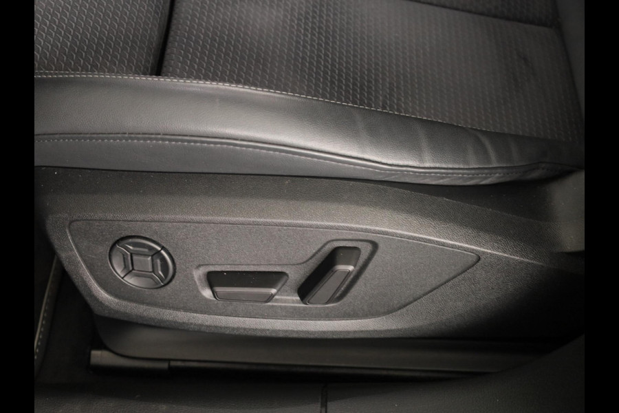 Audi A6 Avant 40 TFSI S edition Competition 204pk | Panoramadak | B&O | Ambient lighting | Matrix LED | Parkeercamera | Verlengde garantie