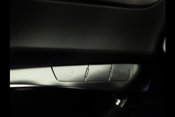 Audi A6 Avant 40 TFSI S edition Competition 204pk | Panoramadak | B&O | Ambient lighting | Matrix LED | Parkeercamera | Verlengde garantie