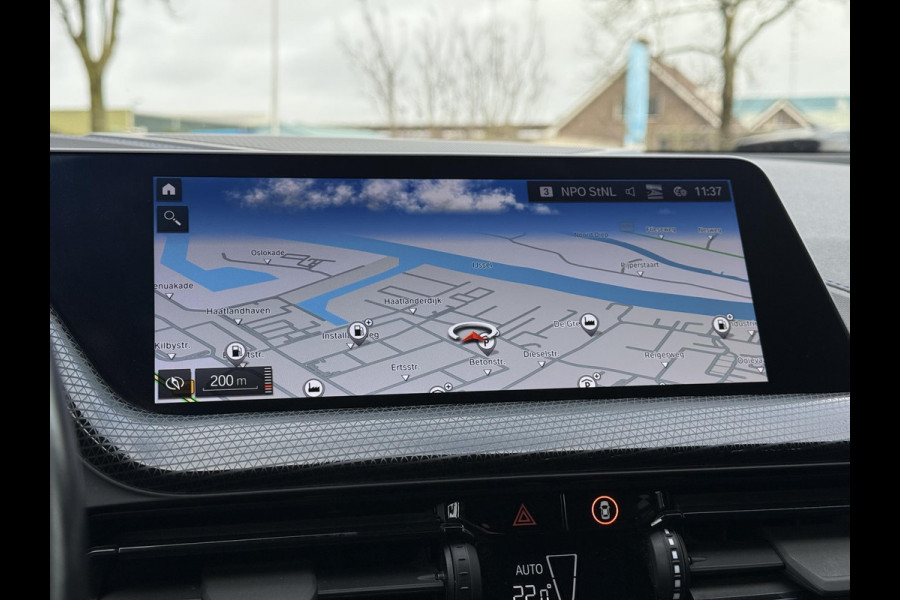 BMW 1-serie 118i Aut. M-Sport Edition | Panorama | Camera | Sport Stoelen | Sfeer Verlichting | Apple Carplay |