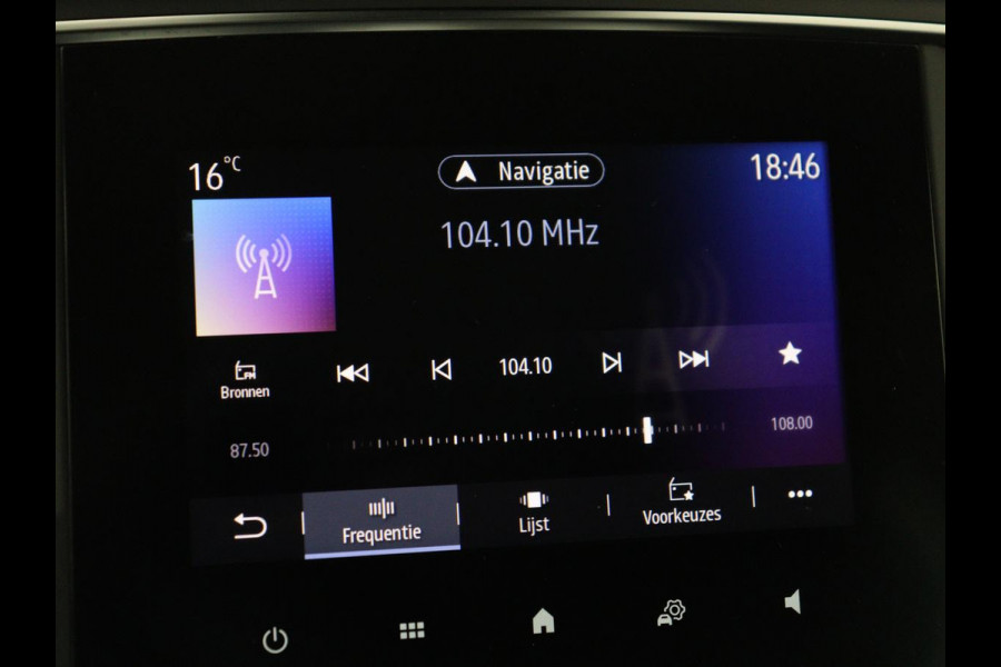 Renault Mégane 1.3 TCe Intens | Trekhaak | Carplay | Keyless | Full LED | Navigatie | Parkeerhulp | Cruise control | Bluetooth | Climate control