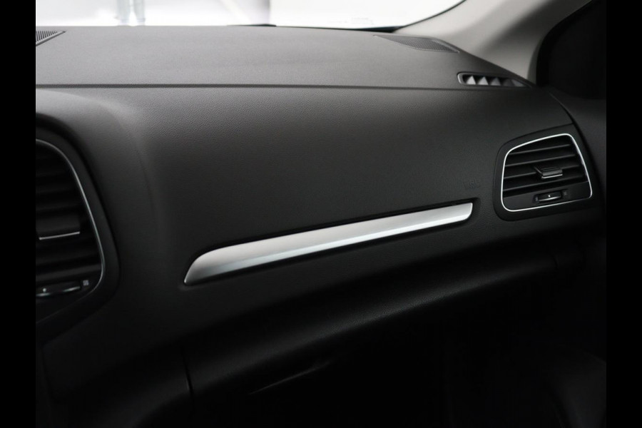 Renault Mégane 1.3 TCe Intens | Trekhaak | Carplay | Keyless | Full LED | Navigatie | Parkeerhulp | Cruise control | Bluetooth | Climate control