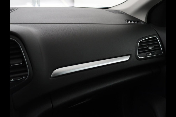 Renault Mégane 1.3 TCe Intens | Trekhaak | Carplay | Keyless | Full LED | Navigatie | Parkeerhulp | Cruise control | Bluetooth | Climate control