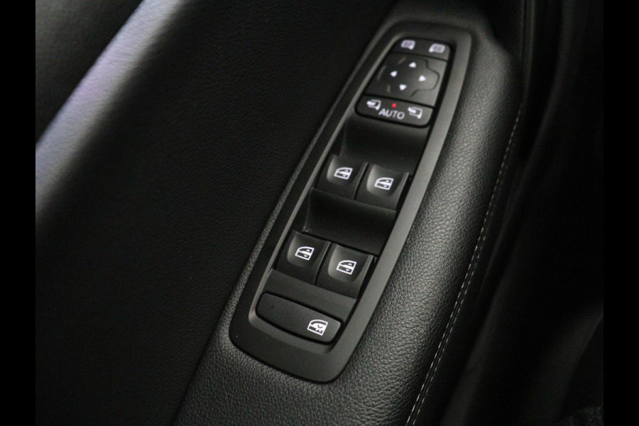 Renault Mégane 1.3 TCe Intens | Trekhaak | Carplay | Keyless | Full LED | Navigatie | Parkeerhulp | Cruise control | Bluetooth | Climate control