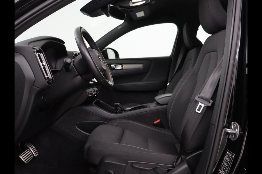 Volvo XC40 Recharge Core | SOH 95% | Stoel & stuurverwarming | Trekhaak | Camera | Carplay | Navigatie | Parkeerhulp | Full LED