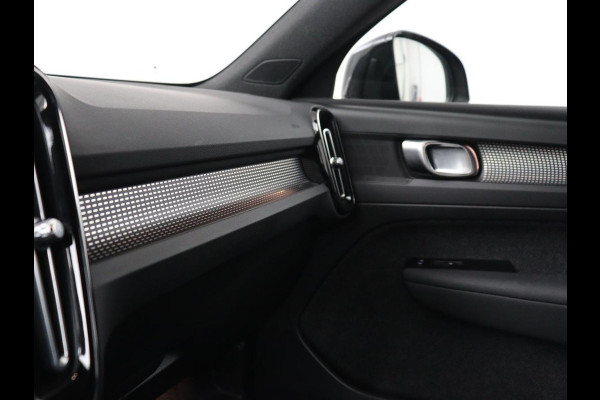 Volvo XC40 Recharge Core | SOH 95% | Stoel & stuurverwarming | Trekhaak | Camera | Carplay | Navigatie | Parkeerhulp | Full LED