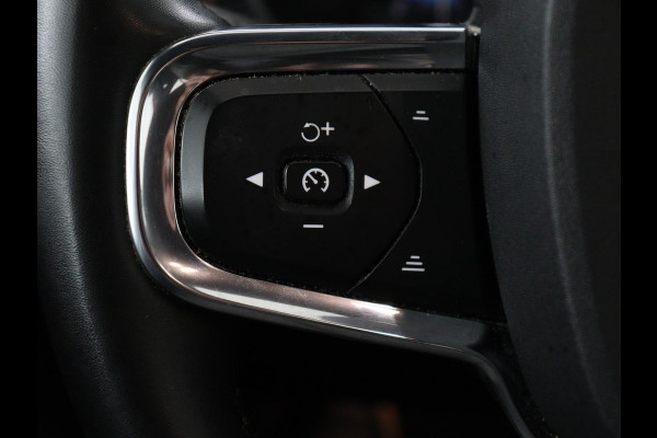 Volvo XC40 Recharge Core | SOH 95% | Stoel & stuurverwarming | Trekhaak | Camera | Carplay | Navigatie | Parkeerhulp | Full LED