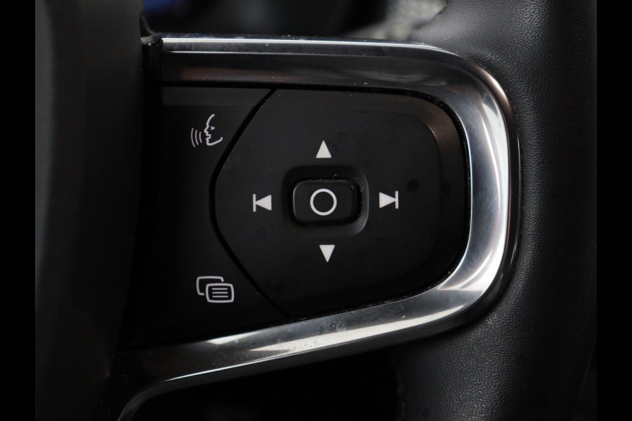 Volvo XC40 Recharge Core | SOH 95% | Stoel & stuurverwarming | Trekhaak | Camera | Carplay | Navigatie | Parkeerhulp | Full LED