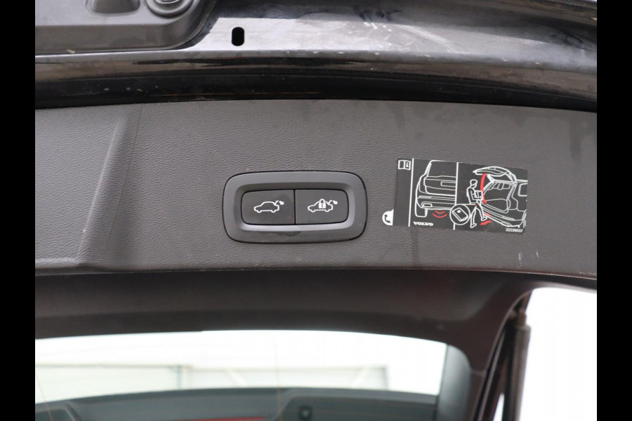 Volvo XC40 Recharge Core | SOH 95% | Stoel & stuurverwarming | Trekhaak | Camera | Carplay | Navigatie | Parkeerhulp | Full LED