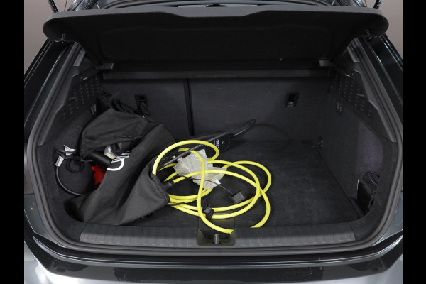 Audi A3 Sportback 40 TFSI e Advanced edition 204pk | Navigatie | Verwarmbare voorstoelen | Verlengde garantie | 17 inch lichtmetalen velgen