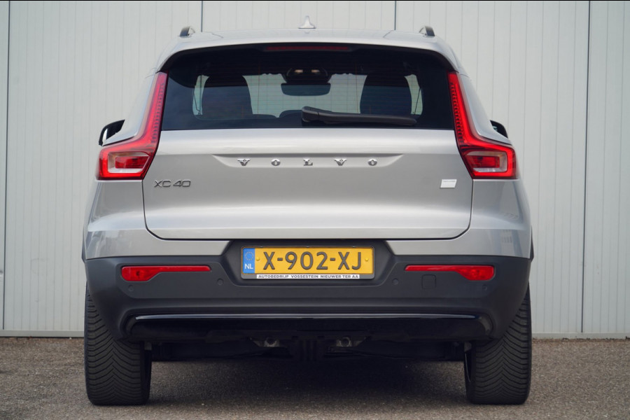 Volvo XC40 Single Motor Essential 69 kWh / 31dkm NAP / Elek. Trekhaak / Camera / Carplay / NL-Auto