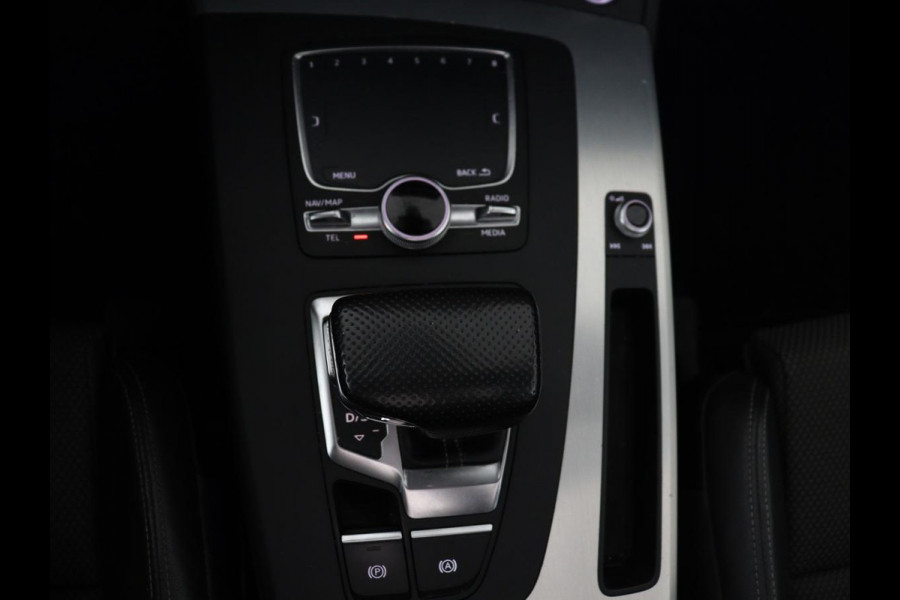 Audi Q5 2.0 TFSI S line | Panoramadak | Stoelverwarming | Virtual Cockpit | Camera | Carplay | Keyless | Side Assist | Full LED | Navigatie | Half leder | Sportstoelen | Parkeerhulp | Cruise control