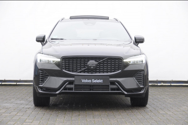 Volvo XC60 T6 350PK Automaat AWD Plus Black Edition Panoramadak/ Elektrisch bedienbare voorstoelen met geheugen/ Stoelverwarming/ Stuurverwarming/ Harman Kardon audio/ 360 Camera/