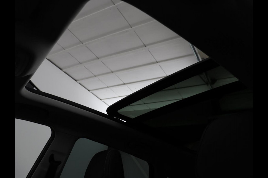 MG ZS EV Luxury 45 kWh | Panoramadak | Leder | Stoelverwarming | Carplay | Adaptive cruise | Camera | Keyless | Full LED | Navigatie