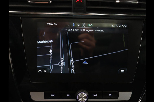 MG ZS EV Luxury 45 kWh | Panoramadak | Leder | Stoelverwarming | Carplay | Adaptive cruise | Camera | Keyless | Full LED | Navigatie