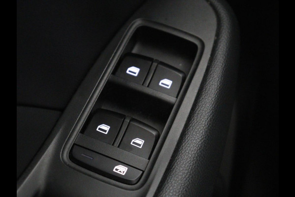 MG ZS EV Luxury 45 kWh | Panoramadak | Leder | Stoelverwarming | Carplay | Adaptive cruise | Camera | Keyless | Full LED | Navigatie