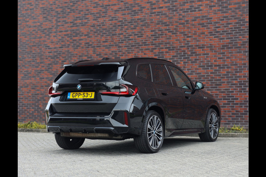 BMW X1 30e xDrive | Pano - Trekhaak - Camera