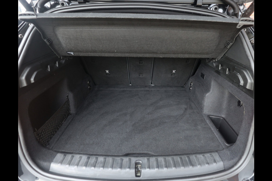 BMW X1 30e xDrive | Pano - Trekhaak - Camera