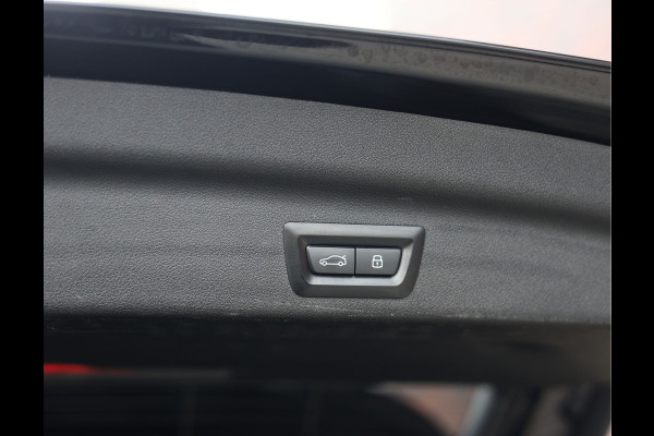 BMW X1 30e xDrive | Pano - Trekhaak - Camera