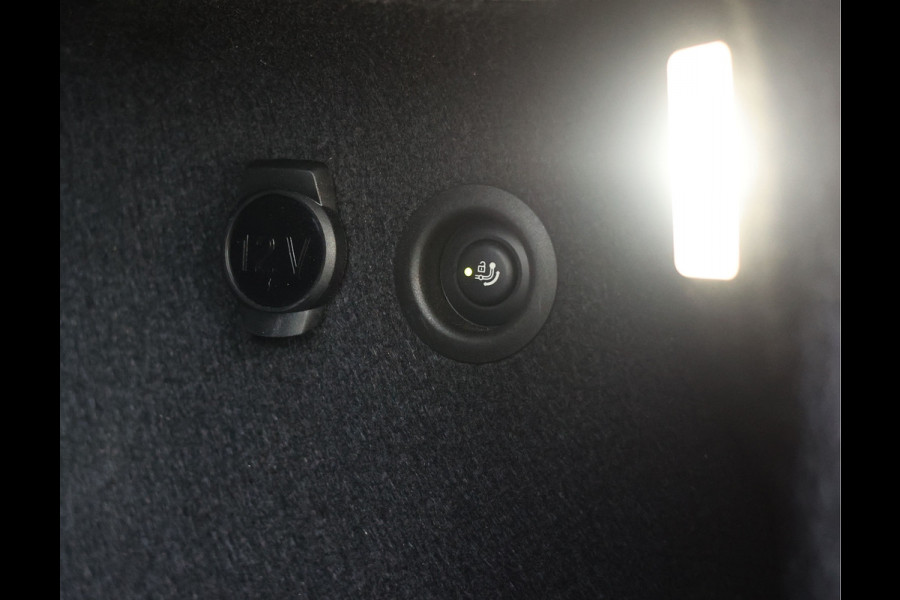 BMW X1 30e xDrive | Pano - Trekhaak - Camera