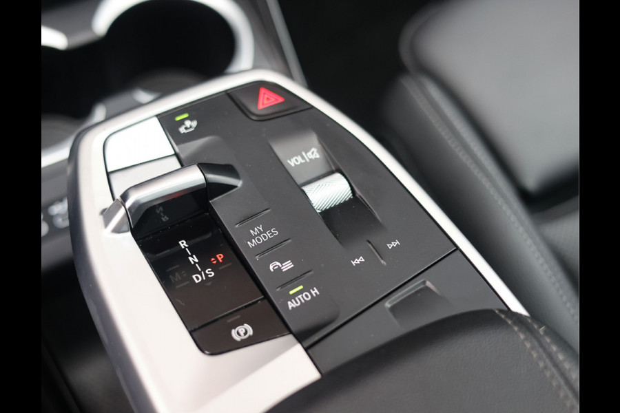 BMW X1 30e xDrive | Pano - Trekhaak - Camera