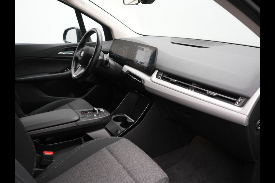 BMW 2 Serie Active Tourer 218i Executive 136pk Dealer O.H | Widescreen Navi | Camera | Voorstoelen Verwarmd | Apple Carplay | LED Koplampen | Navigatie | DAB | Cruise Control |