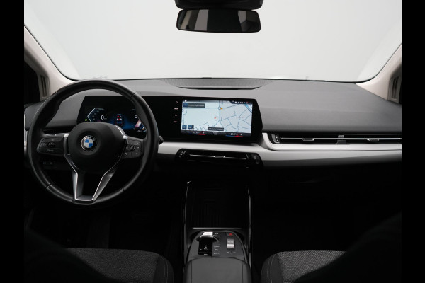 BMW 2 Serie Active Tourer 218i Executive 136pk Dealer O.H | Widescreen Navi | Camera | Voorstoelen Verwarmd | Apple Carplay | LED Koplampen | Navigatie | DAB | Cruise Control |