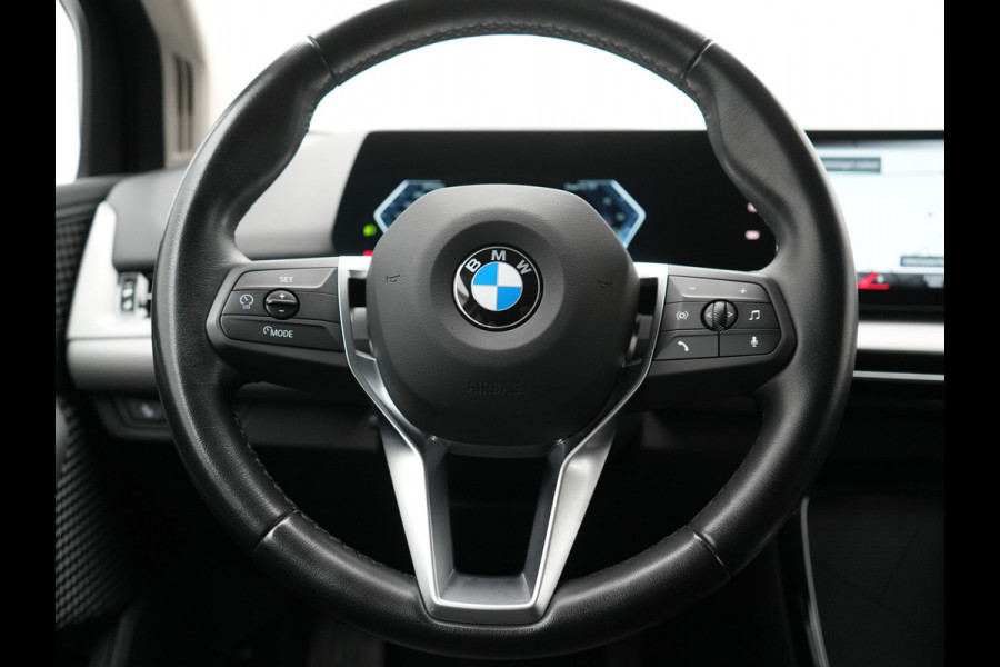 BMW 2 Serie Active Tourer 218i Executive 136pk Dealer O.H | Widescreen Navi | Camera | Voorstoelen Verwarmd | Apple Carplay | LED Koplampen | Navigatie | DAB | Cruise Control |