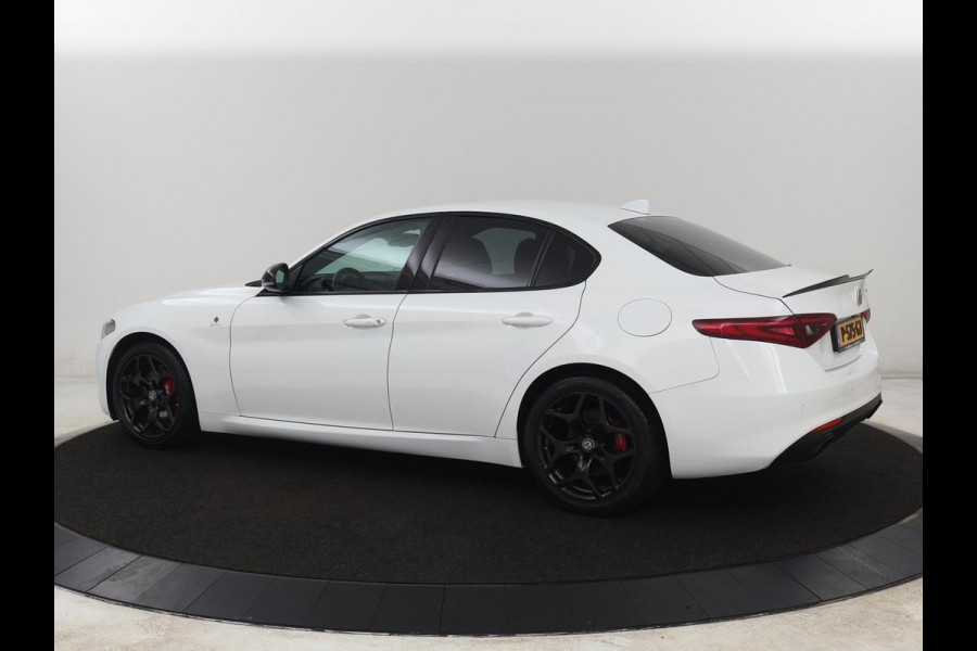 Alfa Romeo Giulia 2.0T Sprint | Leder | Adaptive cruise | Stoel & stuurverwarming | Trekhaak | Camera | Sportstoelen | Keyless | Carplay | Bi-Xenon | Climate control | Navigatie