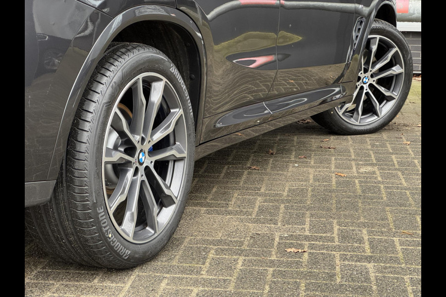 BMW X4 xDrive30i High Executive M Sport Pakket Automaat / Navigatie Professional / Panoramadak / Head-Up Display / Driving Assistant Plus / Innovation Pakket / Leder / M Sportremsysteem / Adaptief Onderstel / 20 Inch