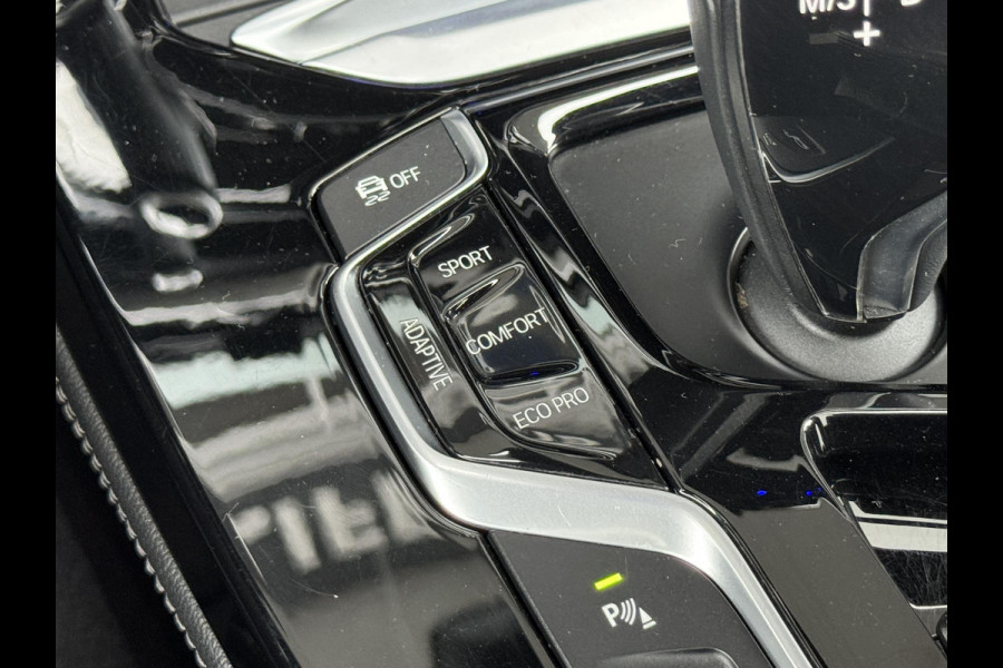 BMW X4 xDrive30i High Executive M Sport Pakket Automaat / Navigatie Professional / Panoramadak / Head-Up Display / Driving Assistant Plus / Innovation Pakket / Leder / M Sportremsysteem / Adaptief Onderstel / 20 Inch