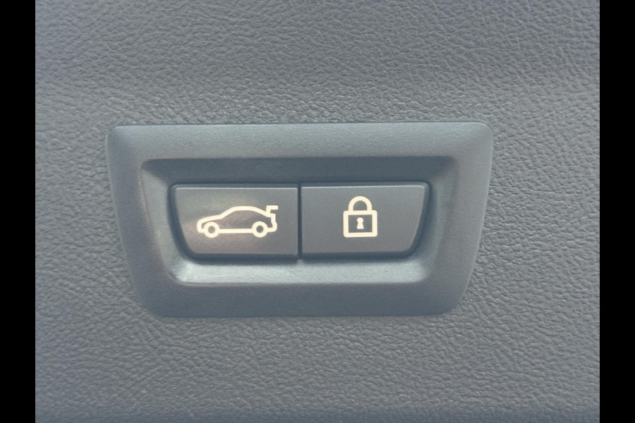 BMW X4 xDrive30i High Executive M Sport Pakket Automaat / Navigatie Professional / Panoramadak / Head-Up Display / Driving Assistant Plus / Innovation Pakket / Leder / M Sportremsysteem / Adaptief Onderstel / 20 Inch