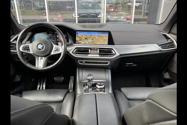 BMW X5 xDrive45e High Executive M Sport Pakket Automaat / Panoramadak / Active Steering / Trekhaak / Head-Up Display / Comfortstoelen / Laserlight / Driving Assistant Professional / 21 Inch / Luchtvering / Hifi / Craftedclarity / Shadow Line / M Sportremsysteem