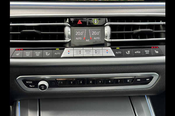 BMW X5 xDrive45e High Executive M Sport Pakket Automaat / Panoramadak / Active Steering / Trekhaak / Head-Up Display / Comfortstoelen / Laserlight / Driving Assistant Professional / 21 Inch / Luchtvering / Hifi / Craftedclarity / Shadow Line / M Sportremsysteem