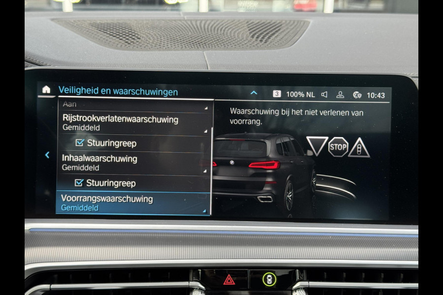 BMW X5 xDrive45e High Executive M Sport Pakket Automaat / Panoramadak / Active Steering / Trekhaak / Head-Up Display / Comfortstoelen / Laserlight / Driving Assistant Professional / 21 Inch / Luchtvering / Hifi / Craftedclarity / Shadow Line / M Sportremsysteem