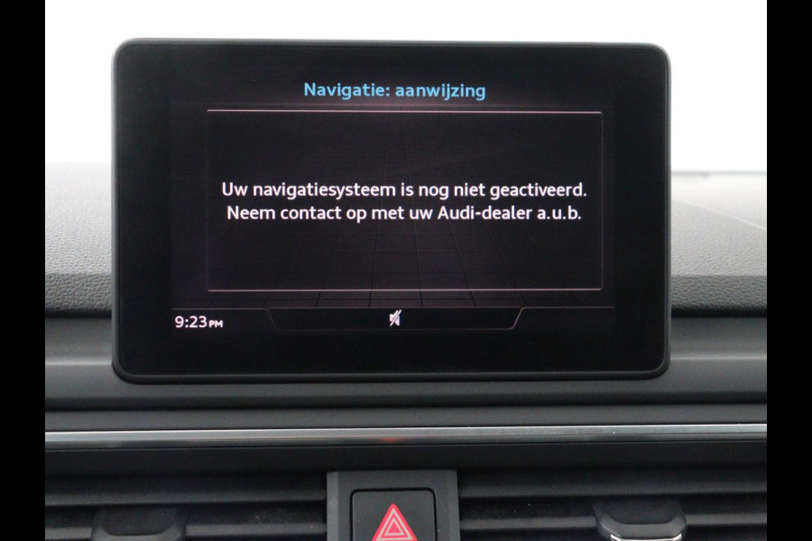 Audi A4 35 TFSI Design | Carplay | 20 inch | Bi-Xenon | Cruise control | Climate control | Audi Sound | Parkeerhulp | Getint glas