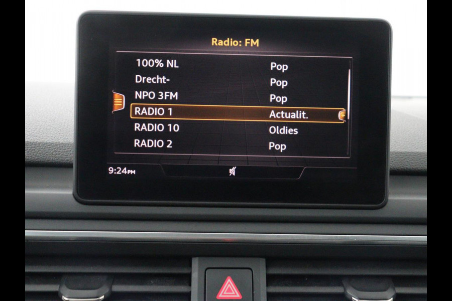 Audi A4 35 TFSI Design | Carplay | 20 inch | Bi-Xenon | Cruise control | Climate control | Audi Sound | Parkeerhulp | Getint glas