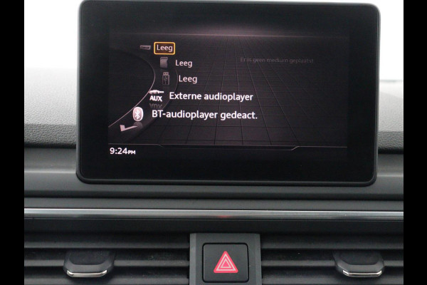 Audi A4 35 TFSI Design | Carplay | 20 inch | Bi-Xenon | Cruise control | Climate control | Audi Sound | Parkeerhulp | Getint glas