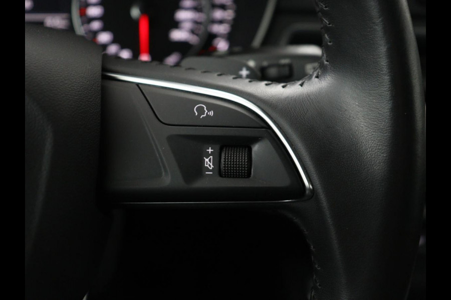 Audi A4 35 TFSI Design | Carplay | 20 inch | Bi-Xenon | Cruise control | Climate control | Audi Sound | Parkeerhulp | Getint glas