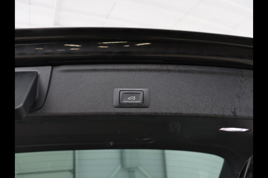 Audi A4 35 TFSI Design | Carplay | 20 inch | Bi-Xenon | Cruise control | Climate control | Audi Sound | Parkeerhulp | Getint glas