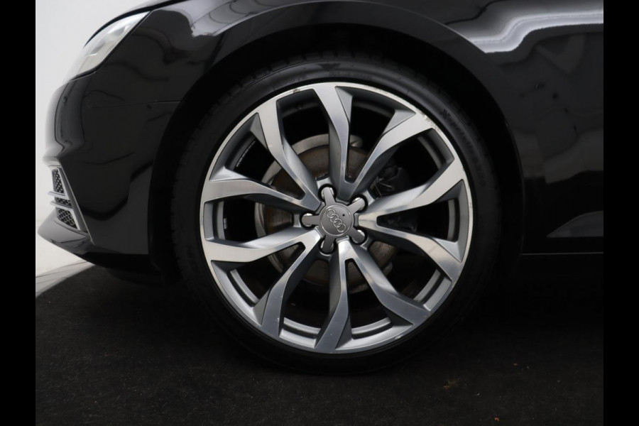 Audi A4 35 TFSI Design | Carplay | 20 inch | Bi-Xenon | Cruise control | Climate control | Audi Sound | Parkeerhulp | Getint glas