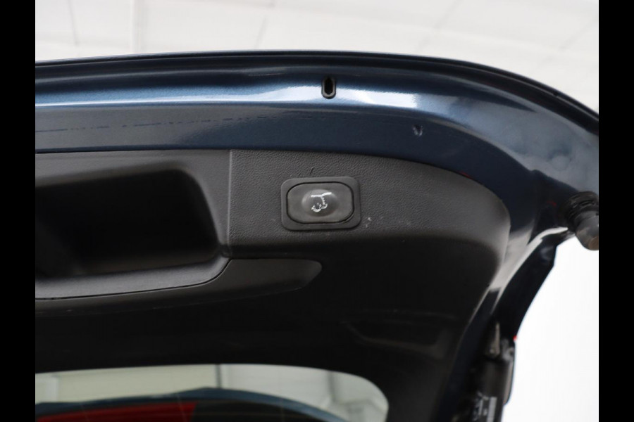 Ford Focus 1.0 EcoBoost Hybrid ST Line X | Stoelverwarming | Adaptive cruise | Carplay | Navigatie | Camera | Keyless | Parkeerhulp | Digital Cockpit