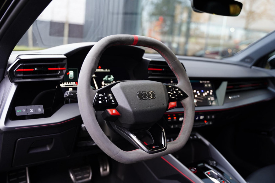 Audi A3 Sportback 2.5 TFSI RS 3 Quattro Panorama | SONOS 3D | Magnetic Ride