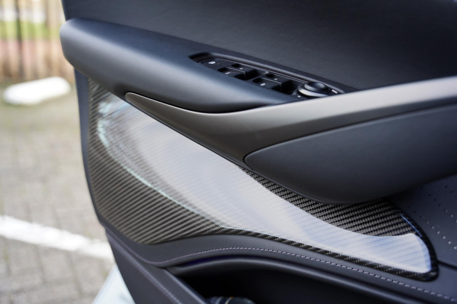 Aston Martin Dbx 4.0 V8 707 GERESERVEERD