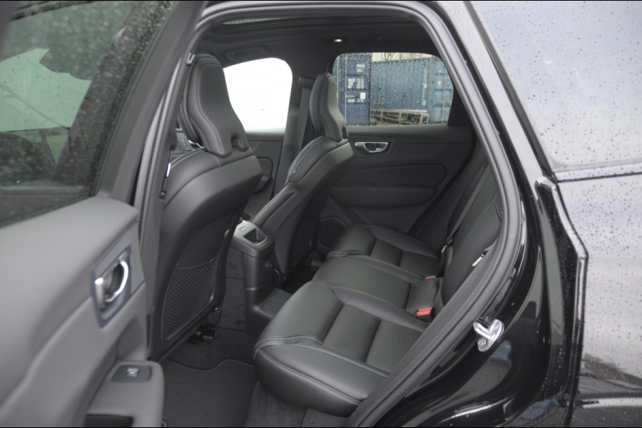 Volvo XC60 T8 455PK Automaat AWD Ultra Black Edition / Luchtvering / stoelmassage - en ventilatie / Adaptieve cruise control / Harman Kardon / BLIS / Panoramadak / Apple carplay / Parkeersensoren met 360 camera / Elektrisch bedienbare achterklep / Elektrisch verstelbare voorstoelen met geheugen / Stoel en stuurwielverwarming / 21” velgen / Getinte ramen vanaf de B-stijl