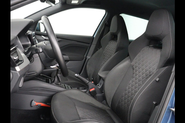 Škoda Kamiq 1.0 TSI Sport | Trekhaak | Sportstoelen | Carplay | Climate control | Parkeerhulp | Cruise control | Full LED | Sportstuur | Bluetooth