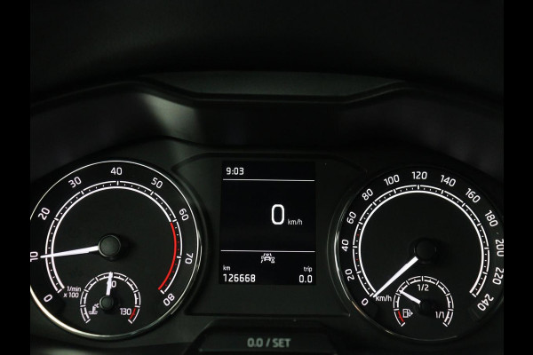 Škoda Kamiq 1.0 TSI Sport | Trekhaak | Sportstoelen | Carplay | Climate control | Parkeerhulp | Cruise control | Full LED | Sportstuur | Bluetooth