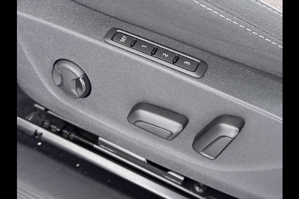 Škoda ENYAQ iV 80 First Edition HighLuxus Soh92% Pano-Dak Elektr.Trekhaak *BOMVOL € 63.000 nieuw!* 21"lm Full-Led 360-Camera Adaptive-Cruise Na Warmtepomp Adaptief onderstel+Dynamisch-onderstel/Stuur Airco-autom 3-zones E-call Chroom-Dakrail Head-Up-Display Smartlink Edition High 1.000kg trekvermogen